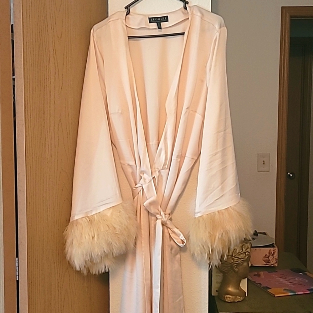 Size 20 Eloquii satin robe